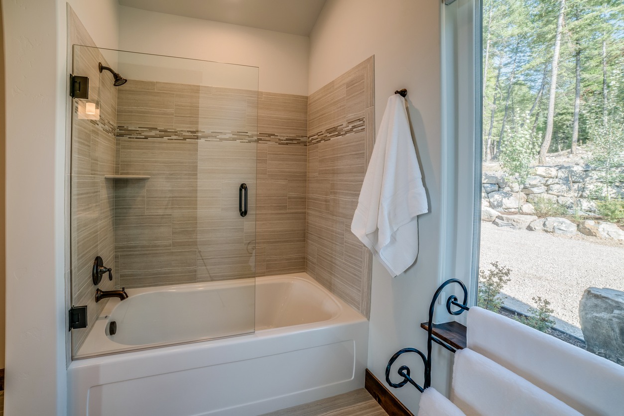 Shower & Tub Installation in Barrera